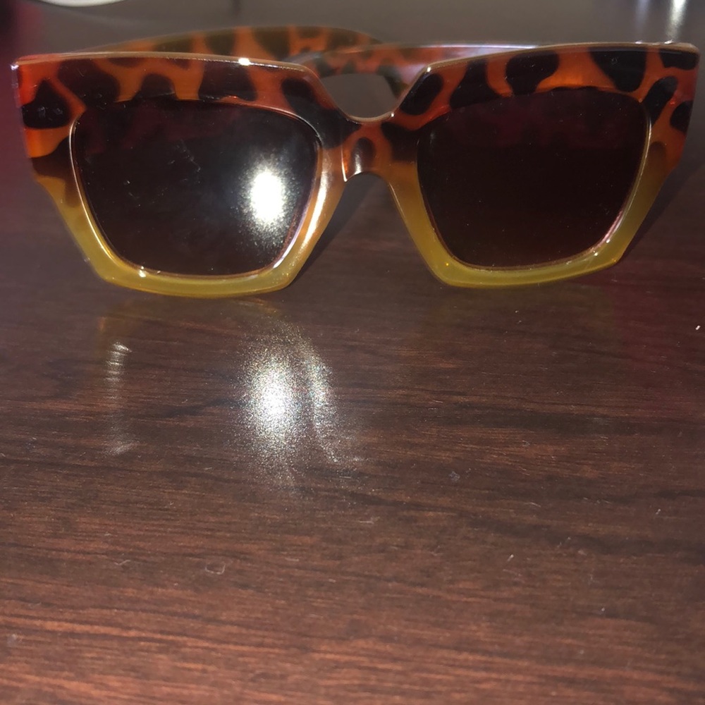 Cheetah sunglasses